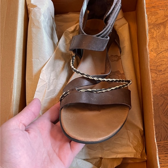 Merrell sandals - Picture 3 of 5